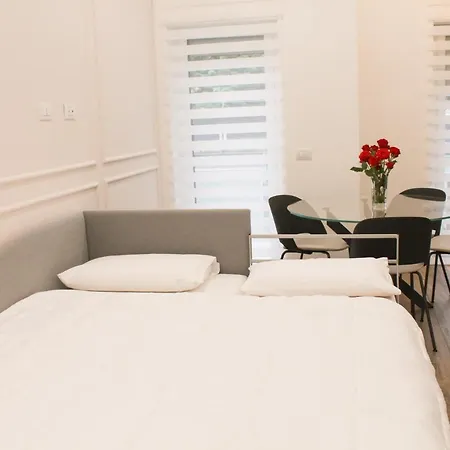 M Luxury Apartment *