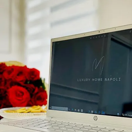 M Luxury * Naples