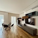 M Luxury *