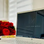M Luxury * Napels