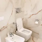 M Luxury * Napels