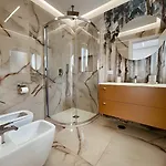 M Luxury *